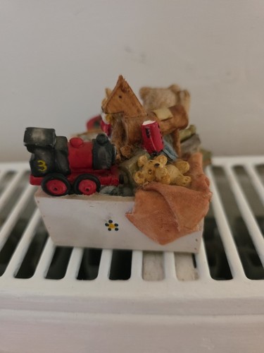 Bnib retired 1986 toy box - bnib,